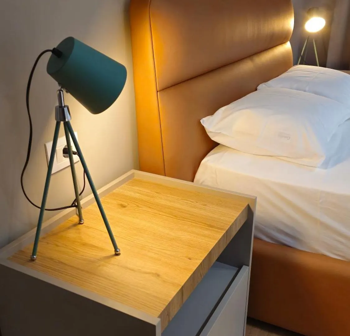 Kris Apartments Tirana 0*,